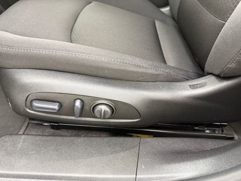 Used 2025 Chevrolet Malibu LT FWD image 28