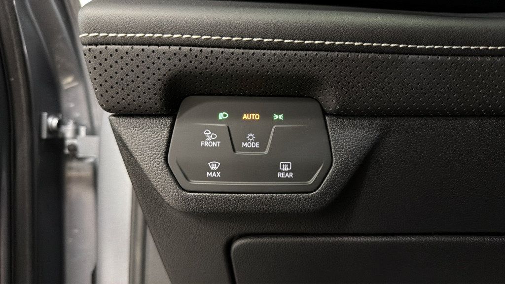 Certified 2026 Volkswagen Atlas SE FWD image 20