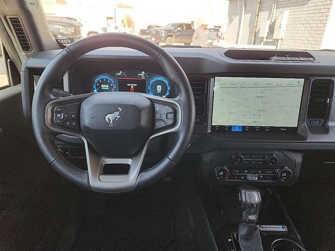 Used 2025 Ford Bronco Big Bend image 6