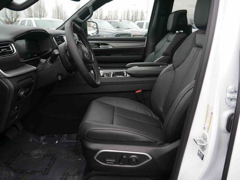 New 2025 Jeep Wagoneer L Series II w/ Convenience Group I image 26