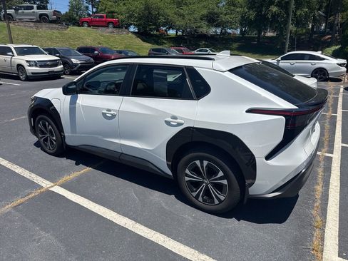 Used 2024 Toyota bZ4X FWD w/ Weather Package image 5