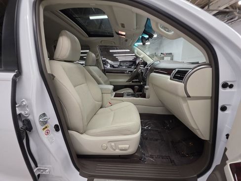Used 2011 Lexus GX 460 Premium w/ Comfort Plus Pkg image 13
