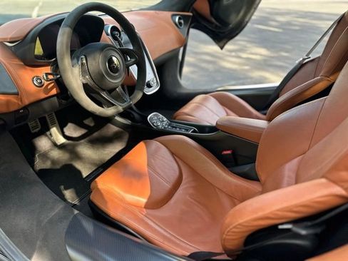 Used 2016 McLaren 570S Coupe RWD image 24