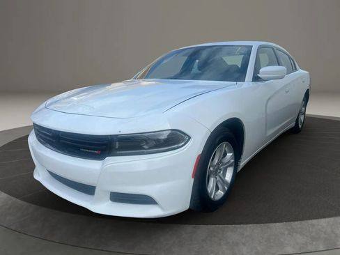 Used 2022 Dodge Charger SXT RWD image 1