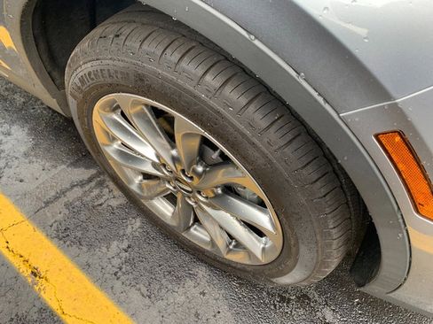 Used 2022 Lincoln Corsair AWD w/ Premium Package image 5