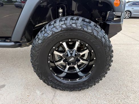 Used 2017 Jeep Wrangler Unlimited Sport w/ Connectivity Group image 14