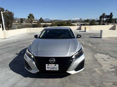 Used 2025 Nissan Altima 2.5 SV image 6