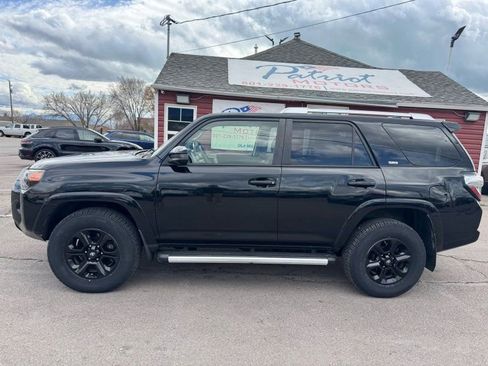 Used 2016 Toyota 4Runner SR5 image 3