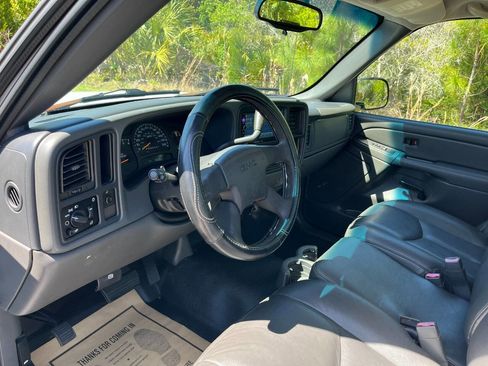 Used 2006 GMC Sierra 1500 W/T image 10