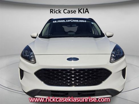 Used 2020 Ford Escape SE image 5