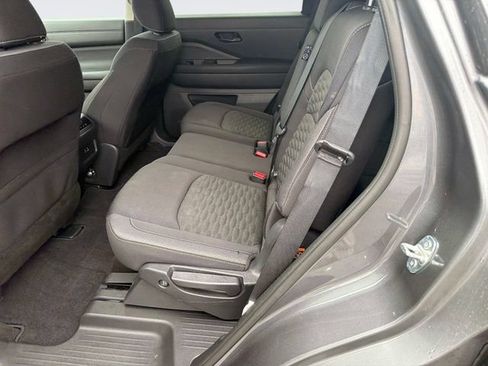 Used 2024 Nissan Pathfinder SV FWD image 15