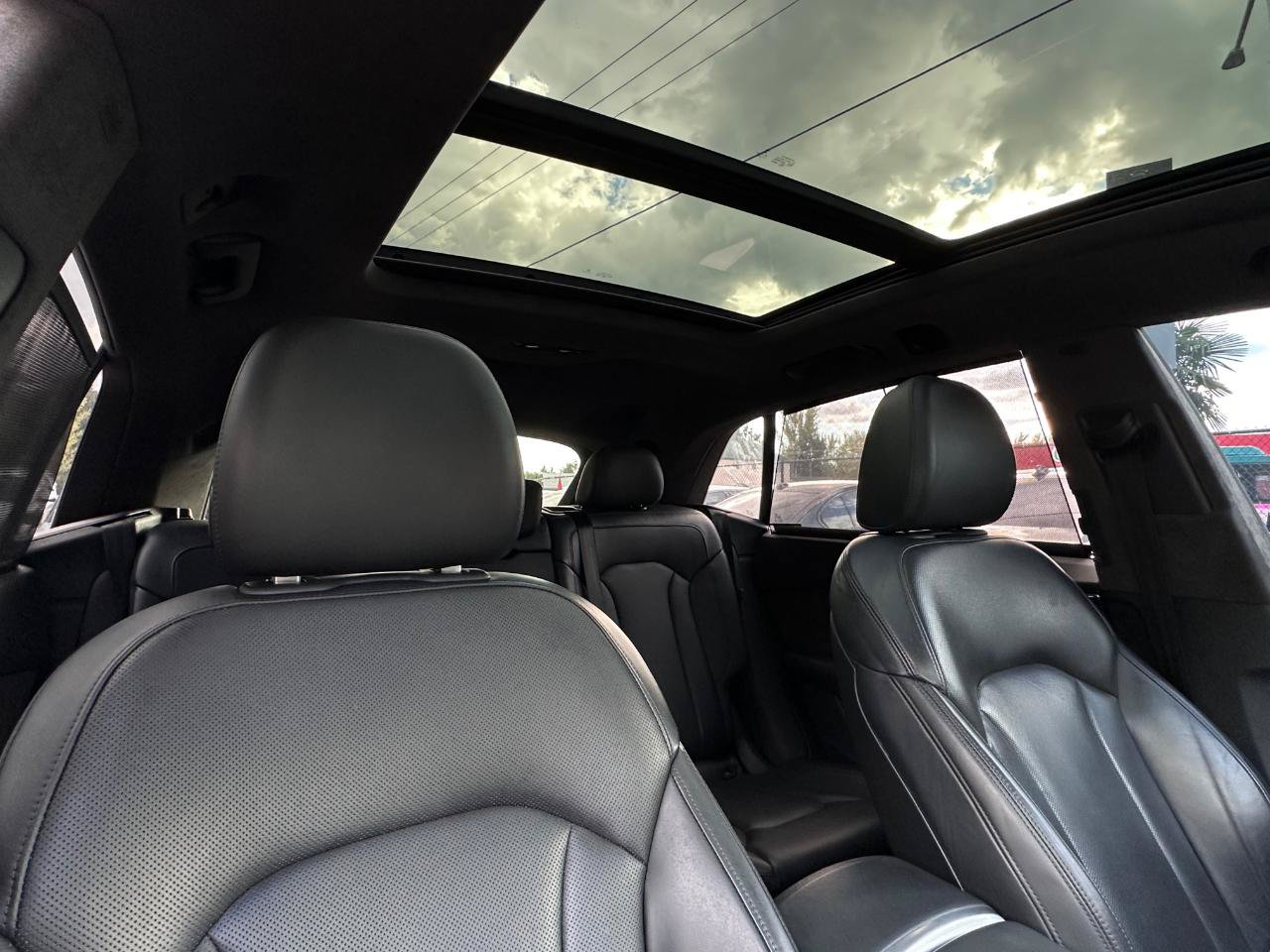 Used 2019 Audi Q8 Prestige w/ Luxury Package AWD/4WD image 44