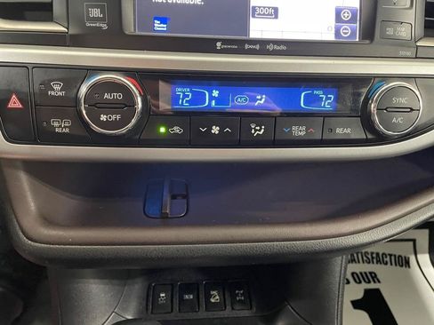 Used 2016 Toyota Highlander Limited AWD/4WD image 38