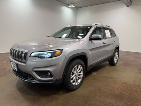 Used 2019 Jeep Cherokee Latitude w/ Comfort & Convenience Group AWD/4WD image 39