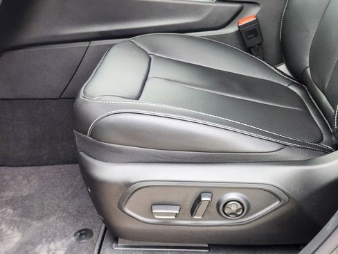 New 2025 Jeep Grand Cherokee L Limited w/ Luxury Tech Group II RWD image 22