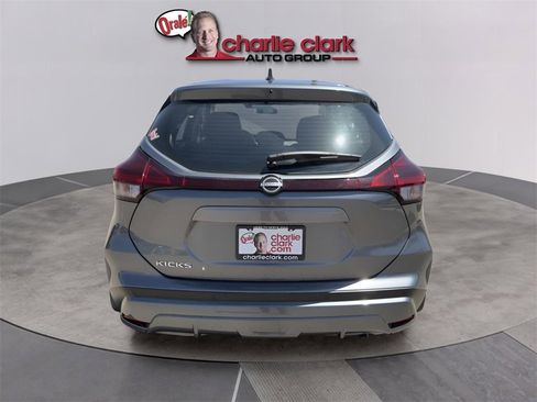 New 2025 Nissan Kicks Play S image 5