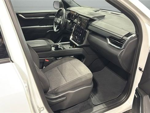 Used 2025 GMC Acadia Elevation image 46