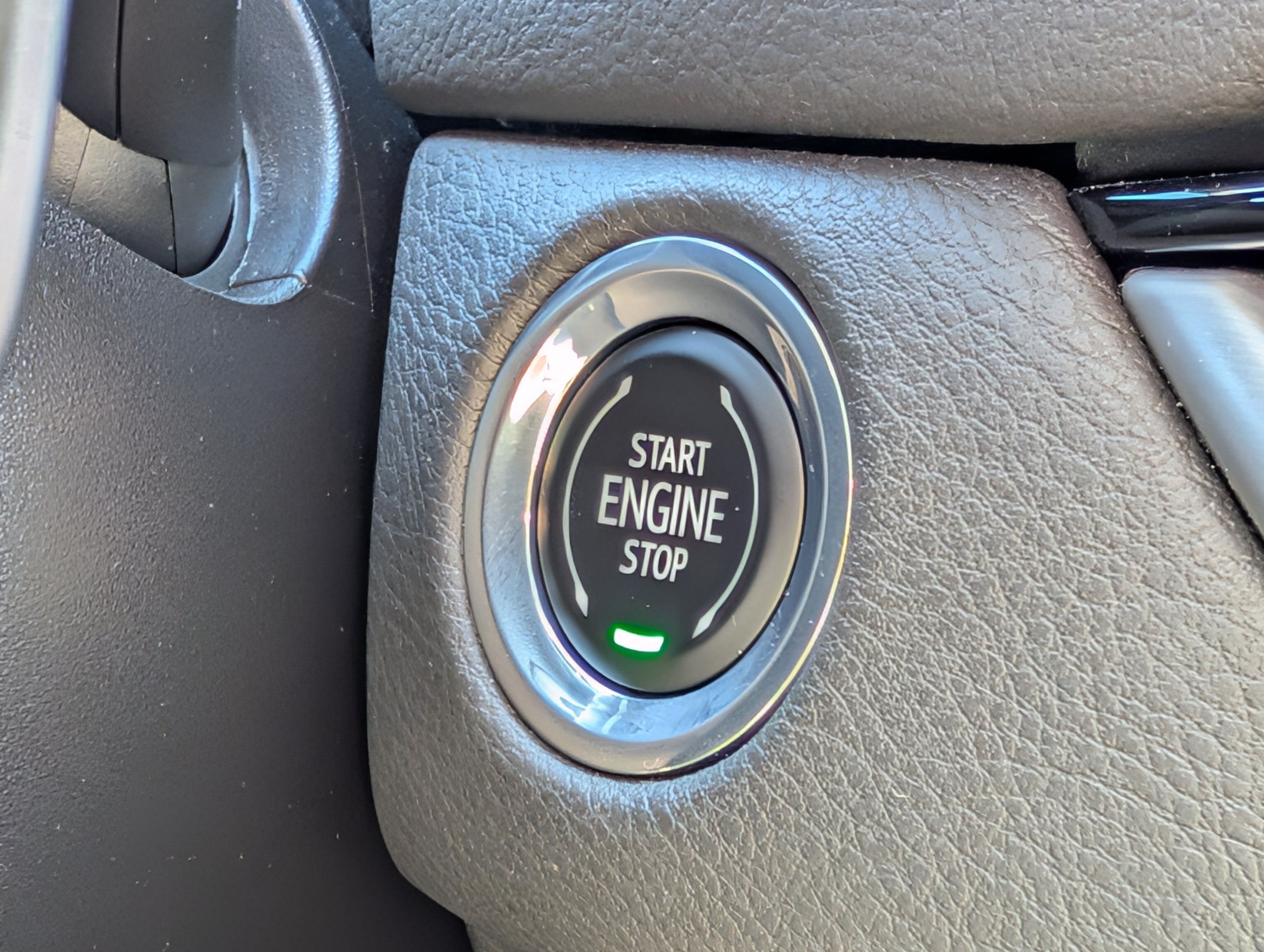 Used 2024 Cadillac XT4 Sport AWD/4WD image 32