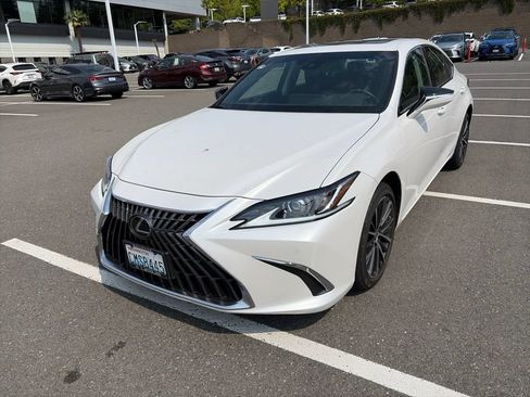 Certified 2024 Lexus ES 250 w/ Premium Package AWD/4WD image 1