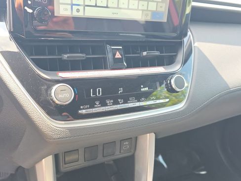 Used 2024 Toyota Corolla Cross SE image 23