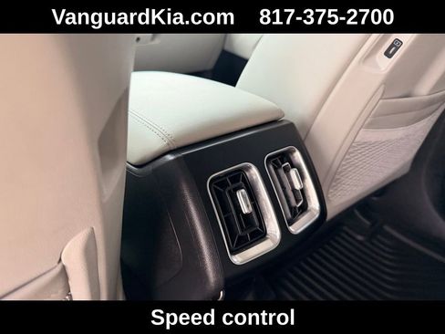 Used 2024 Kia Sorento S w/ Panoramic Sunroof Package image 26