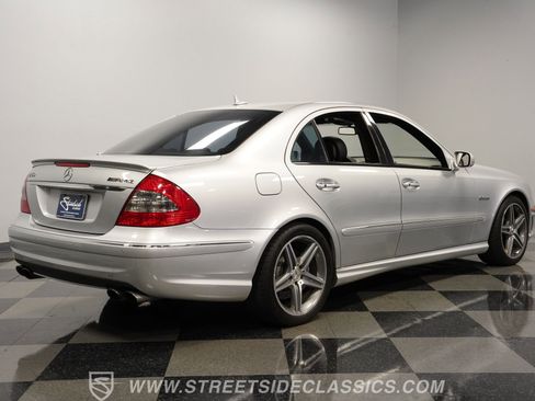 Used 2007 Mercedes-Benz E 63 AMG Sedan image 12