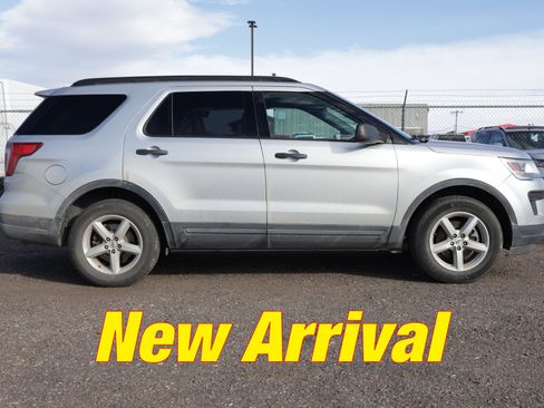 Used 2018 Ford Explorer 4WD w/ Class II Trailer Tow Package image 1