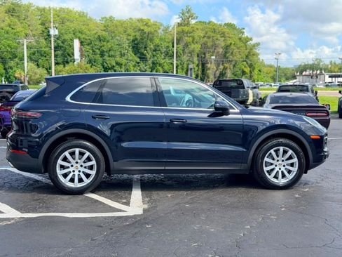Used 2023 Porsche Cayenne AWD/4WD image 9