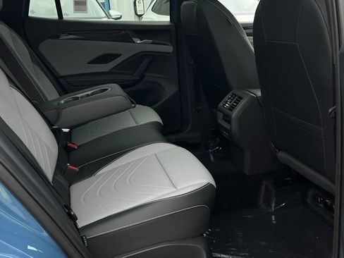New 2026 Volkswagen Tiguan SE R-Line FWD image 12