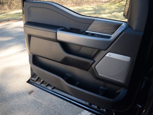 Used 2024 Ford F150 Lightning Lariat image 17