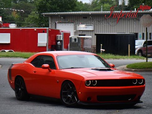 Used 2017 Dodge Challenger R/T Scat Pack image 1