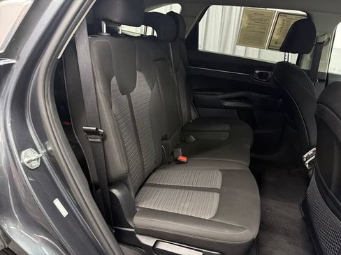 Certified 2023 Kia Sorento LX AWD/4WD image 17