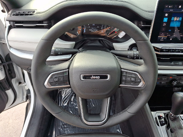 Used 2025 Jeep Compass Limited AWD/4WD image 18
