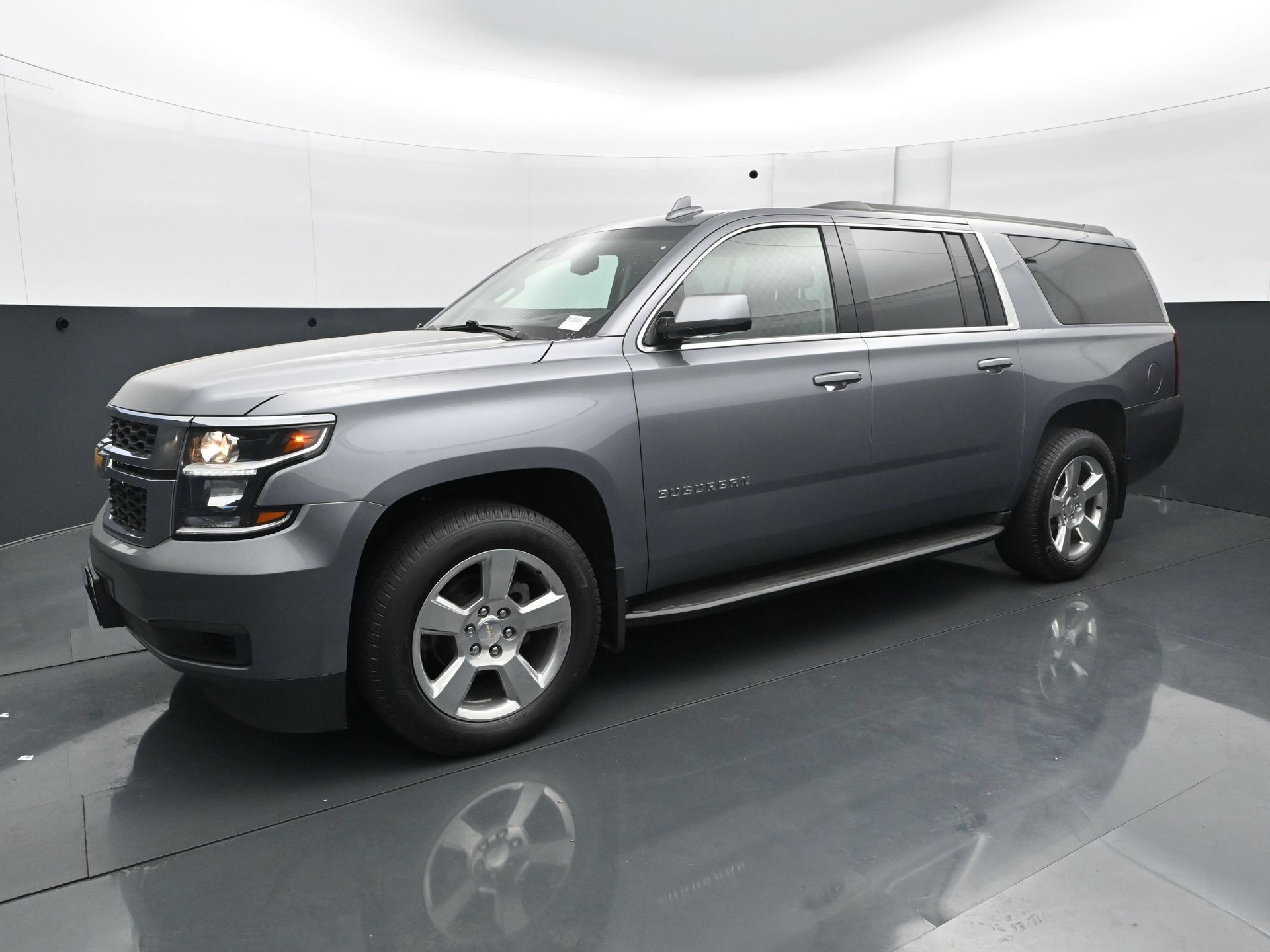 Used 2019 Chevrolet Suburban LS w/ Max Trailering Package AWD/4WD image 2