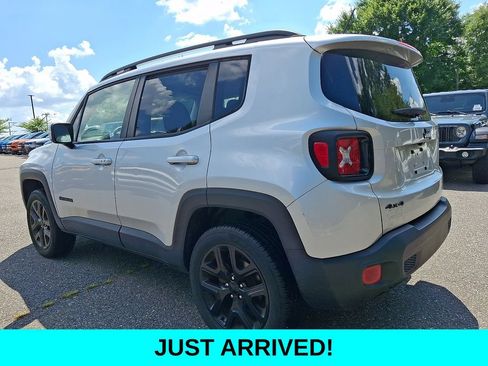 Used 2017 Jeep Renegade Altitude AWD/4WD image 4
