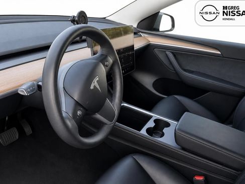 Used 2025 Tesla Model Y Long Range RWD image 7