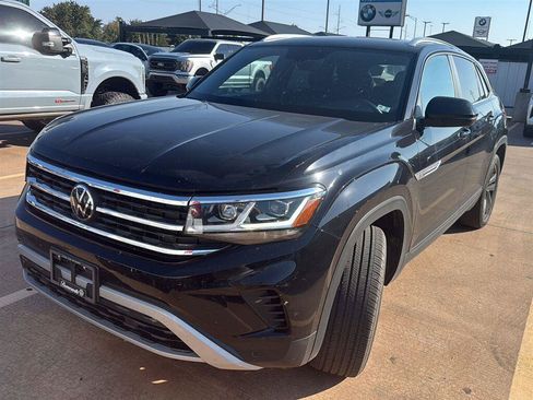 Used 2023 Volkswagen Atlas Cross Sport SE w/ Panoramic Sunroof Package AWD/4WD image 2