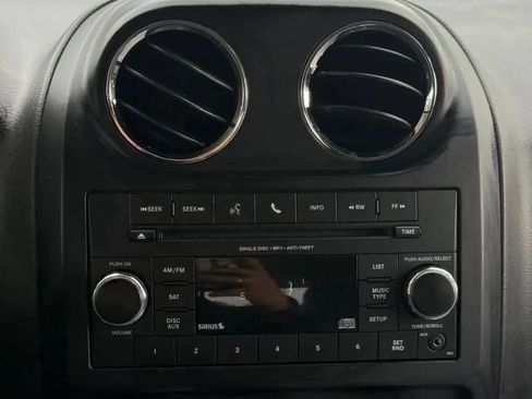 Used 2016 Jeep Patriot Latitude image 10