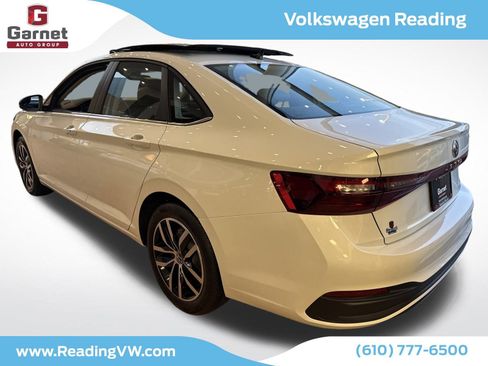 New 2026 Volkswagen Jetta SE image 2