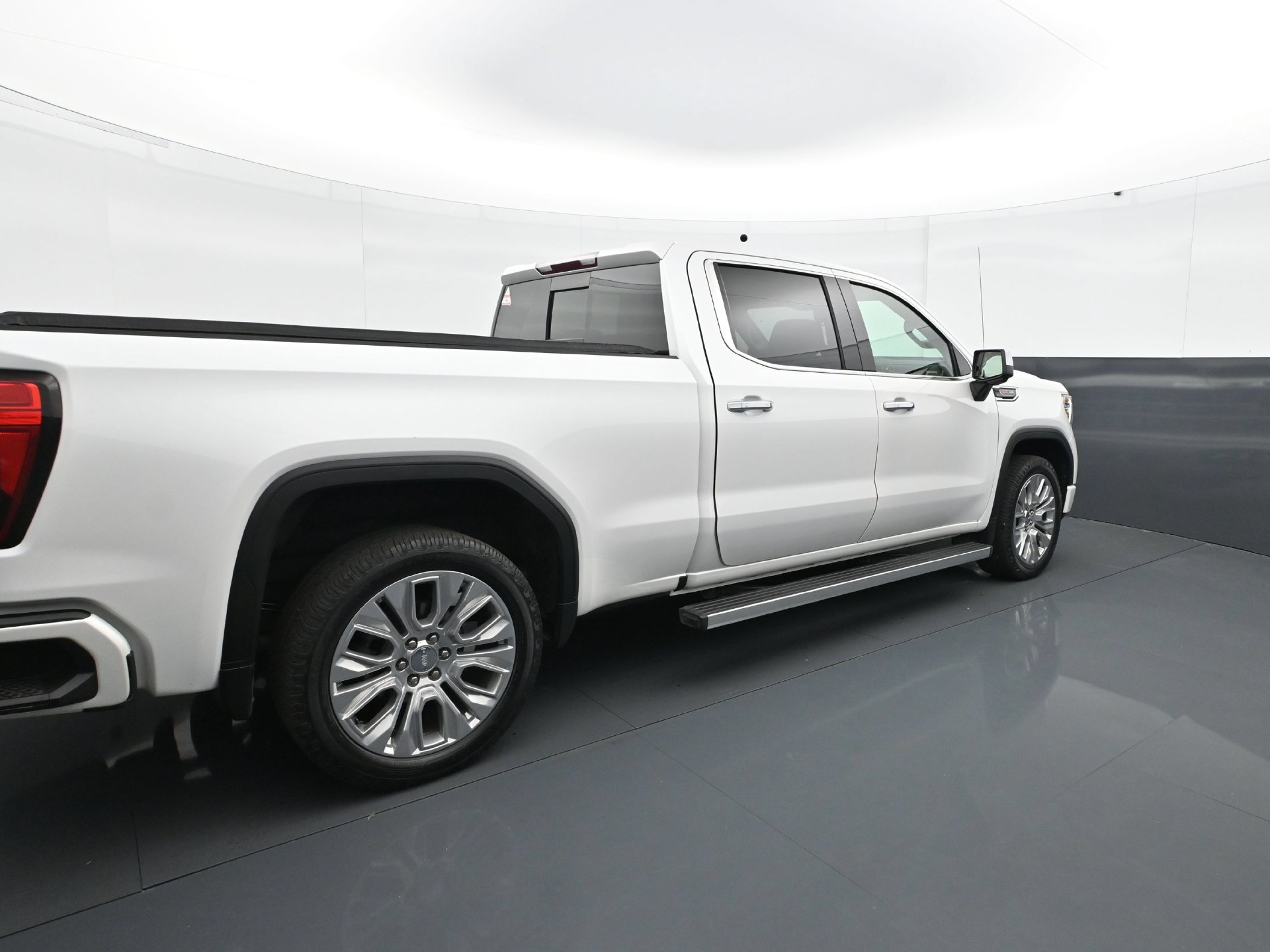Used 2022 GMC Sierra 1500 Denali w/ Denali Premium Package AWD/4WD image 7