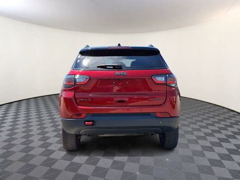 Used 2025 Jeep Compass Trailhawk w/ Trailhawk Elite Group AWD/4WD image 6