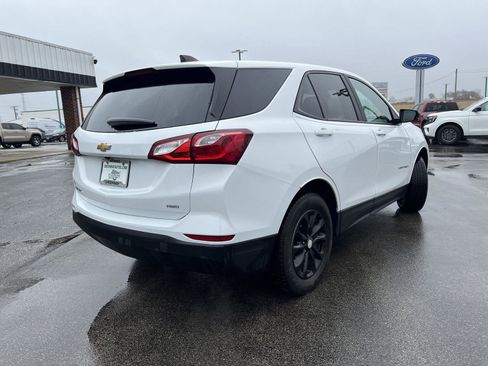 Used 2020 Chevrolet Equinox LS w/ LS Convenience Package image 4