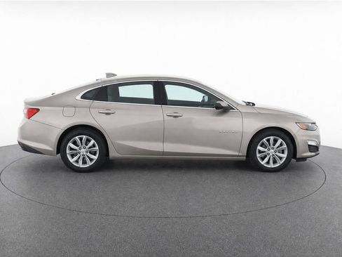 Used 2024 Chevrolet Malibu LT FWD image 2