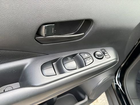 Used 2025 Nissan Kicks Play S FWD image 16