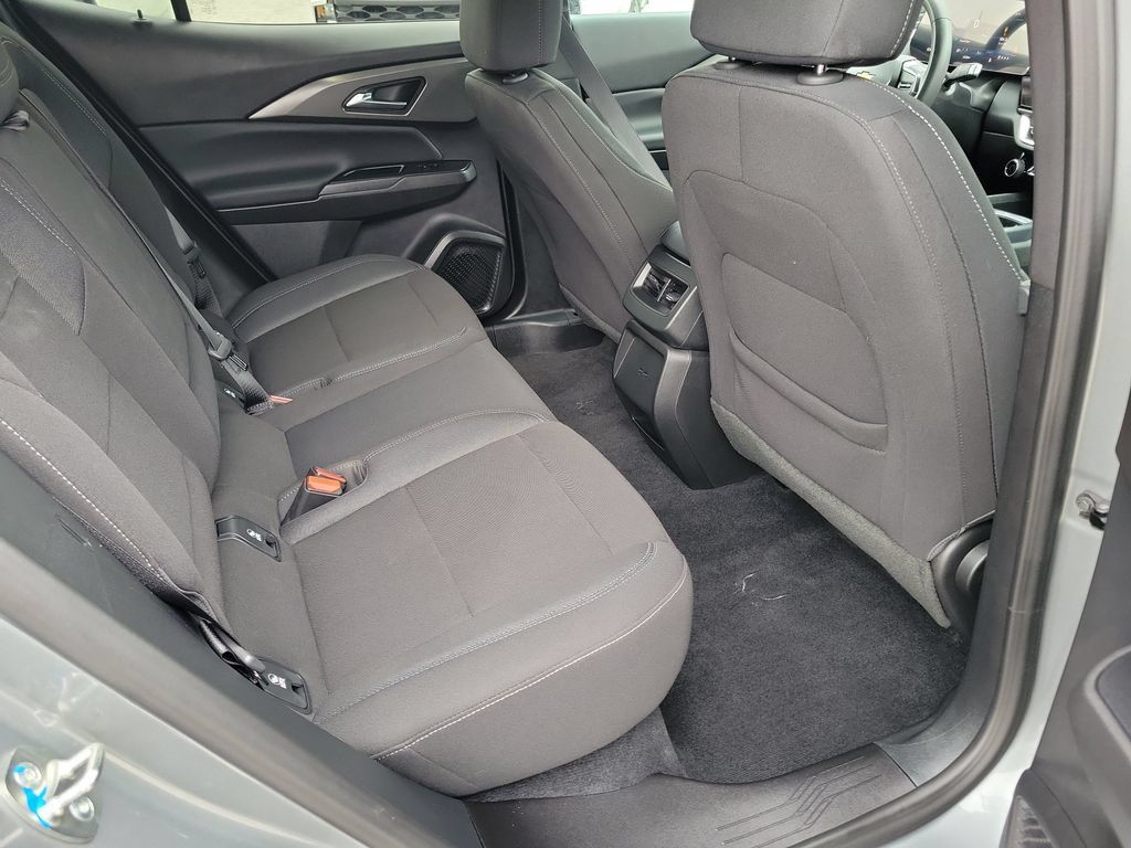 Used 2026 Chevrolet Equinox EV LT FWD image 18