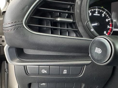 Used 2025 MAZDA MAZDA3 s FWD image 35