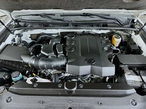 Used 2022 Toyota 4Runner SR5 image 32