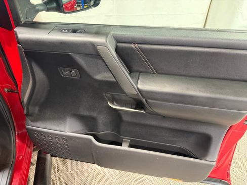 Used 2010 Nissan Titan XE AWD/4WD image 13