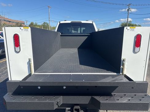 New 2025 Ford F350 XL w/ XL Chrome Package image 7
