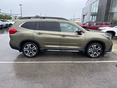 Used 2026 Subaru Ascent Limited AWD/4WD image 3
